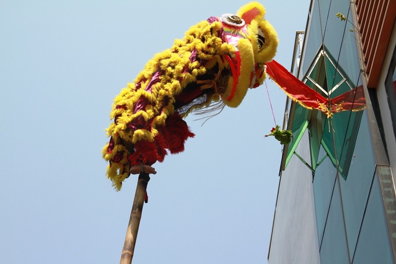 Người Sài Gòn múa lân, rồng cầu tài lộc đầu năm mới - ảnh 7
